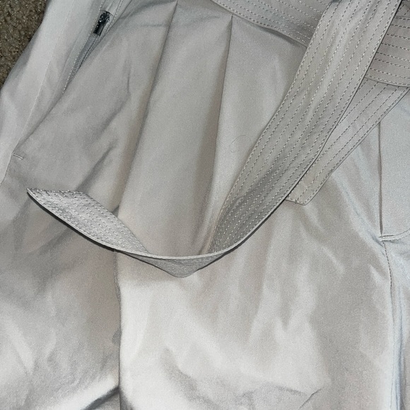 Creme Shorts - Picture 3 of 9